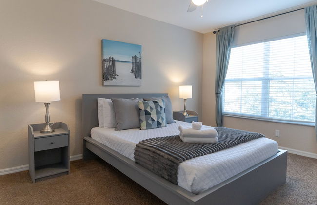 Charming Townhouse Near Disney - Photo 34