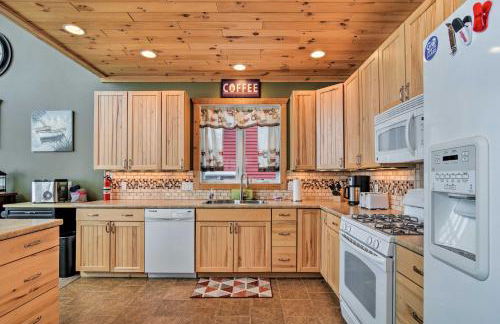 Hike and Ski! Family-Friendly Lake Mitchell Oasis - Foto 9