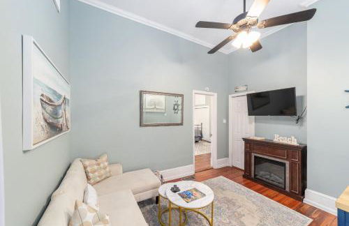 Martin B- historic district apt with pool - Foto 9