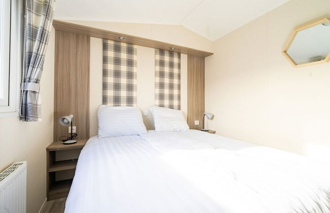 Admirable Chalet Near the River - Photo 5