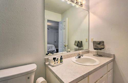 Updated Townhome with Deck about 12 Mi to Beaches! - Foto 17