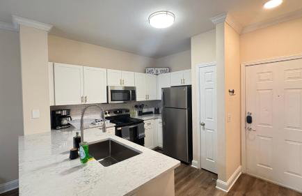 Relaxing Pool-View 1BR Near Top Houston Spots - Foto 2