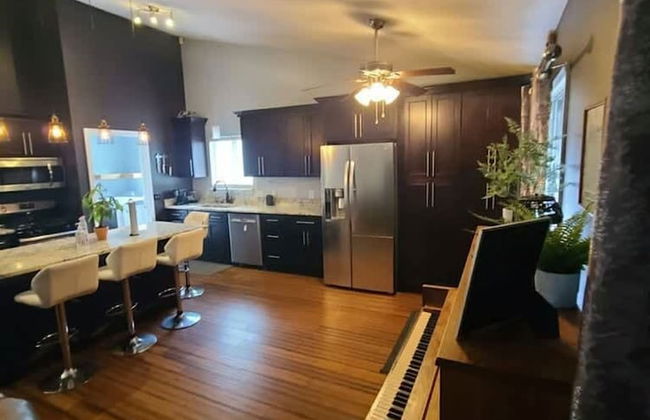 Remodeled and Inviting Free EV Charging Station Level 2 - Photo 45