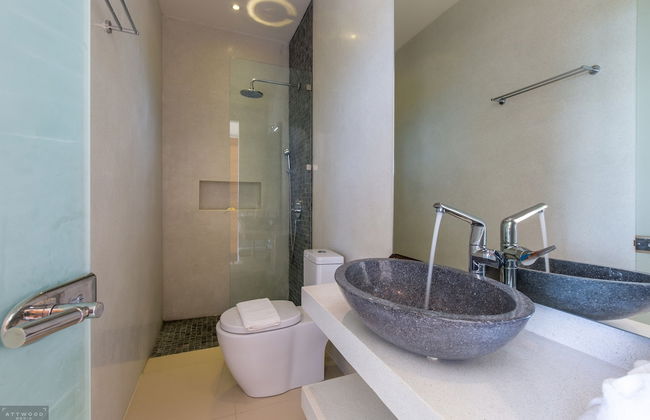 15 Bedroom Luxury Triple Sea View Villas - Photo 66