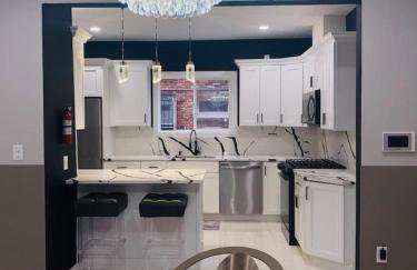 7 Large Bedrooms Art-Inspired Art House - Photo 10