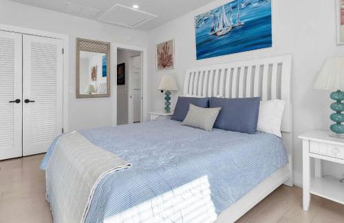 Art Deco Apt w Pool One Mile to Beach Pets Welcome - Foto 13