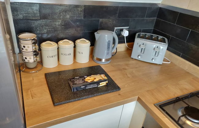 Waterfront Apartment In The Heart Of St Neots - Photo 26