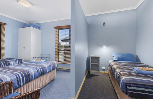 Strahan Bungalows - Photo 6