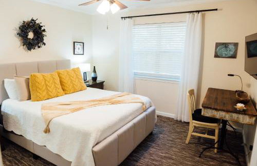 Dahlonega Escape, Wineries, Game Room, Hiking - Photo 41