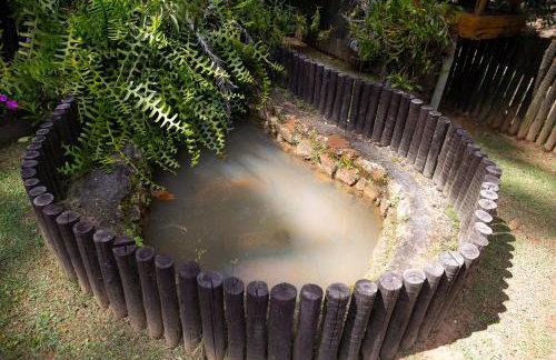 Chalé com Deck e Churrasqueira nas Montanhas - Foto 41