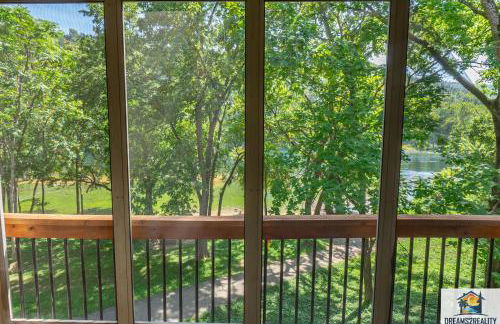 3BR Condo with Lake View - Trout Fishing - Playground - 2 Pools - Stairs Required - FREE TICKETS INCLUDED - PR69-9 - Foto 57