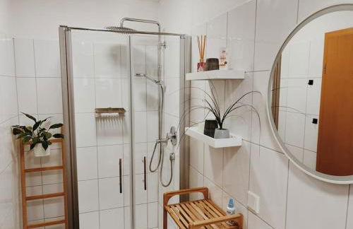 Ruhige Wohnung mit Terrasse - Foto 3