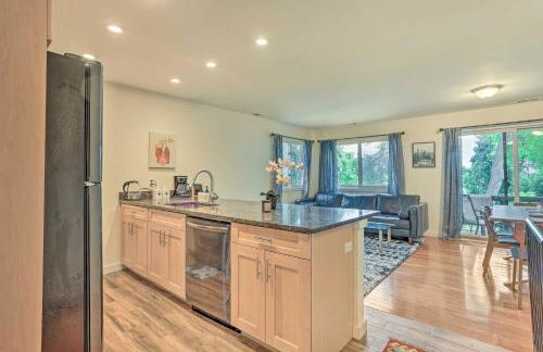 Sun-Lit Vernon Condo Less Than 2 Mi to Ski Resort! - Foto 14