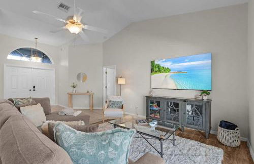 Sunny 4BR with Screened in Pool and Lanai - Foto 13