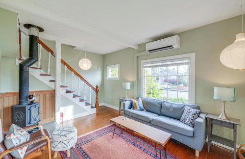 Bright Bellingham Home with Fire Pit 1 Mi to Beach! - Foto 3