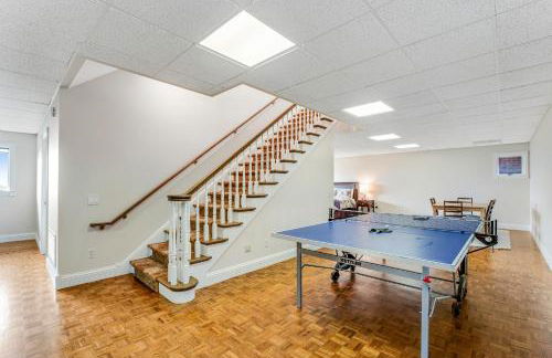 Oceantfront Estate with Luxury Kitchen & Game Room - Photo 31