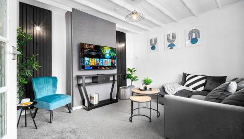 Three Bedroom House - Garden Space - Parking Included - Netflix Access - Parking - 74B - Foto 2