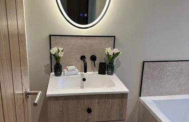 Unbox at Poplar Tree - Photo 13