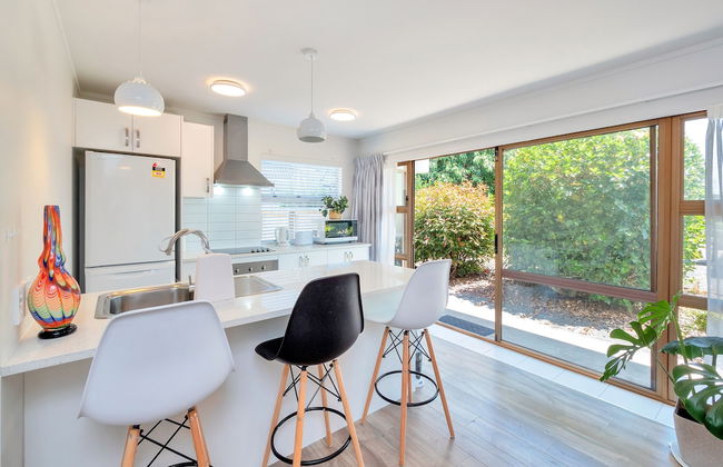 Bright 3 Bedroom near St Lukes Mall 3 - Photo 2