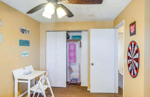 Patio and Mtn Views Family Gem in California City - Foto 16