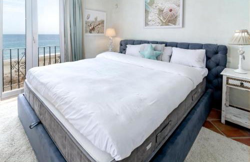 LAP- 3 bed apartment on the beach. Families only - Photo 24