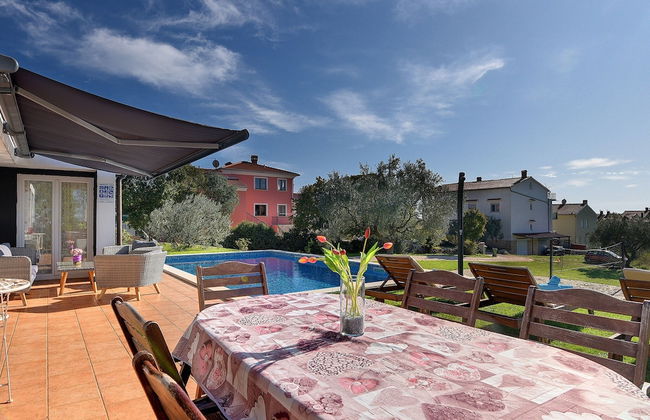 Villa with Swimming Pool, Volleyball Court & Hot Tub, near Rovinj - Foto 25
