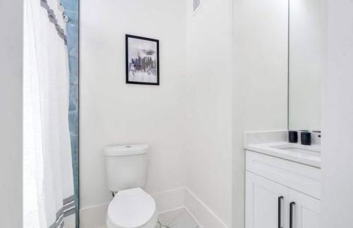 Mid-City Stay w Balcony Jazz Fest Ready - Foto 27