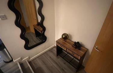 Spacious City Centre 2-Bedroom Apartment by StaySavvy Accommodation - Foto 22