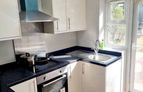 Stylish Self-Contained Apartment with Private Entrance & Self Check-In - Foto 16