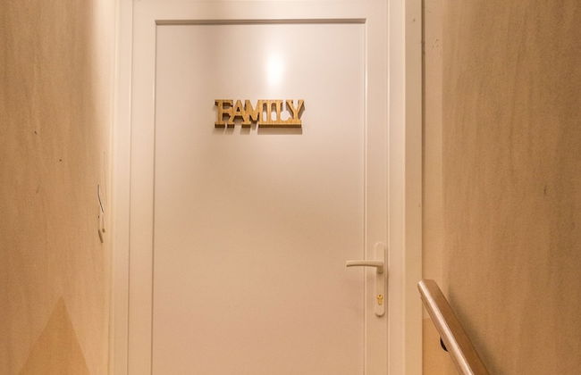 Family Colours near Rialto Mercato - Photo 2