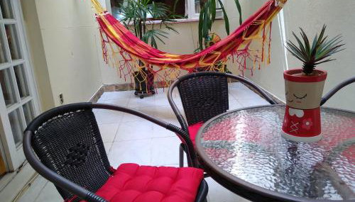 Aconchegante ao lado do shopping com garagem e Wifi - Foto 4