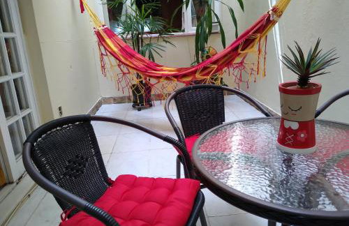 Aconchegante ao lado do shopping com garagem e Wifi - Foto 4