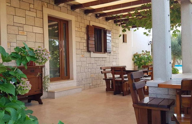 Secluded Oasis With Pool, Outdoor Kitchen, & Landscaped Terraces - Foto 36