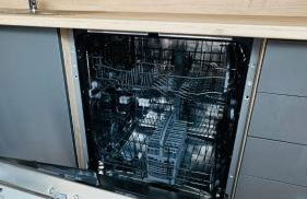 Charming Attic Retreat with Sloped Roof - Foto 14