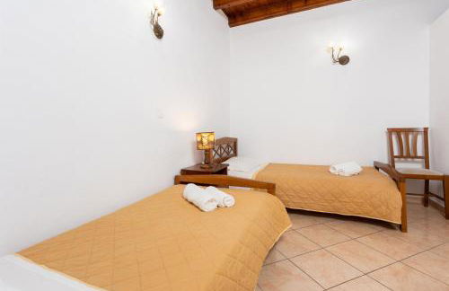 Dinos Walk to Beach Sea Views A C Wifi Car Not Required - 291 - Foto 30