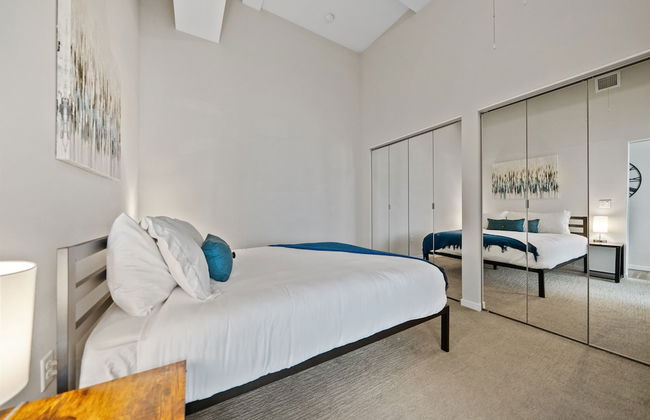 Cincinnati City Club Apartments by Airriva - Photo 7