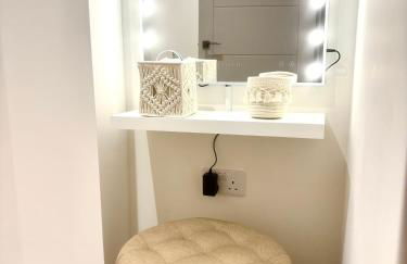 Poole Quay Seaside Escape-free parking 3 mins away - Photo 14