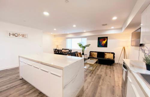 Modern 3BR Home in Mid-City - Photo 10