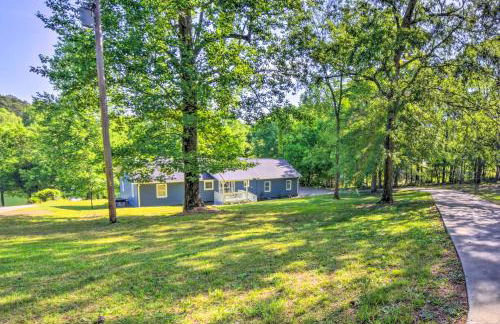 Lakefront Townville Gem with Boat Dock and Kayaks - Foto 41