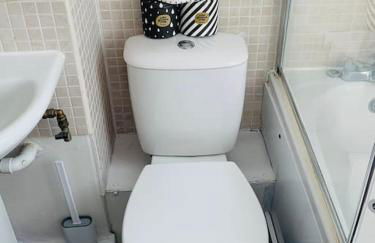 Aylesbury Apartment for Contractors and Holidays - FREE Parking for cars and vans - Foto 13