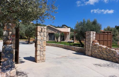 Elaiopetra Kefalonia - Stonehouse Hideaway with pool - Modern Luxury with Serene Sea and Mountain Views - Foto 21