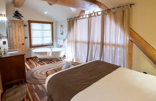 Snow Creek Cabins by Fernie Lodging Co. - Photo 23