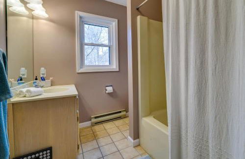 Lovely Poconos Cabin with Resort Amenities! - Foto 18