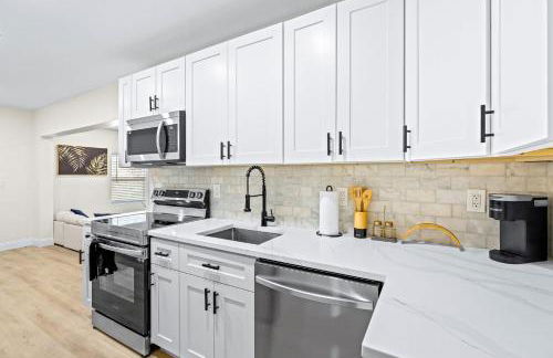 Recently Remodeled + Mins from Beach and Downtown - Foto 4