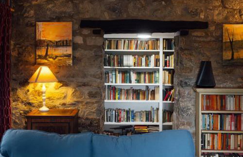 Farmhouse Charm with Modern Style in Pembrokeshire - Foto 29