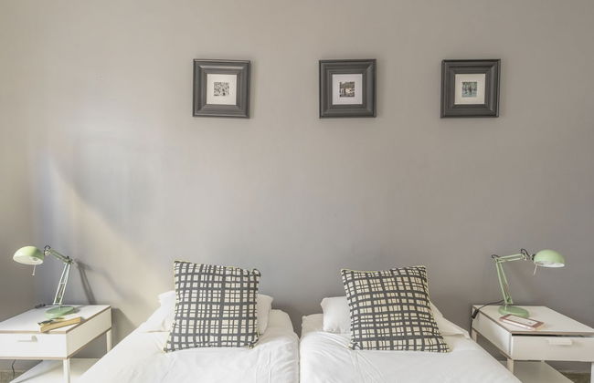 Lovely and Central 4 BR Apartment - Photo 36