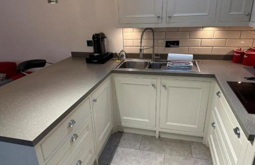 Comfortable 1-Bedroom Stay in Holt with Reliable Wi-Fi - Foto 21