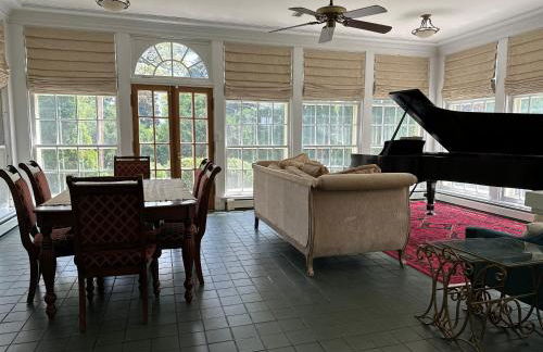 Historic Tudor with River Views & Fun Gaming Room - Foto 42