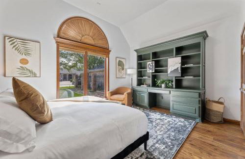 Golf-Side Luxe Escape Sleeps 13 Hot Tub & Theater - Foto 25