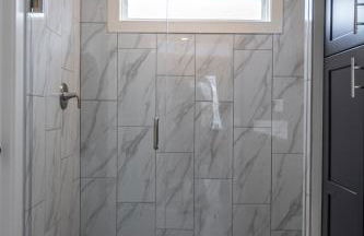 Modern Emerson retreat close to LakePoint Sports - Photo 20